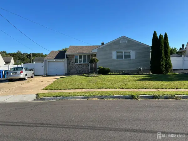 -31 Mercer Road, Old Bridge, NJ 08857