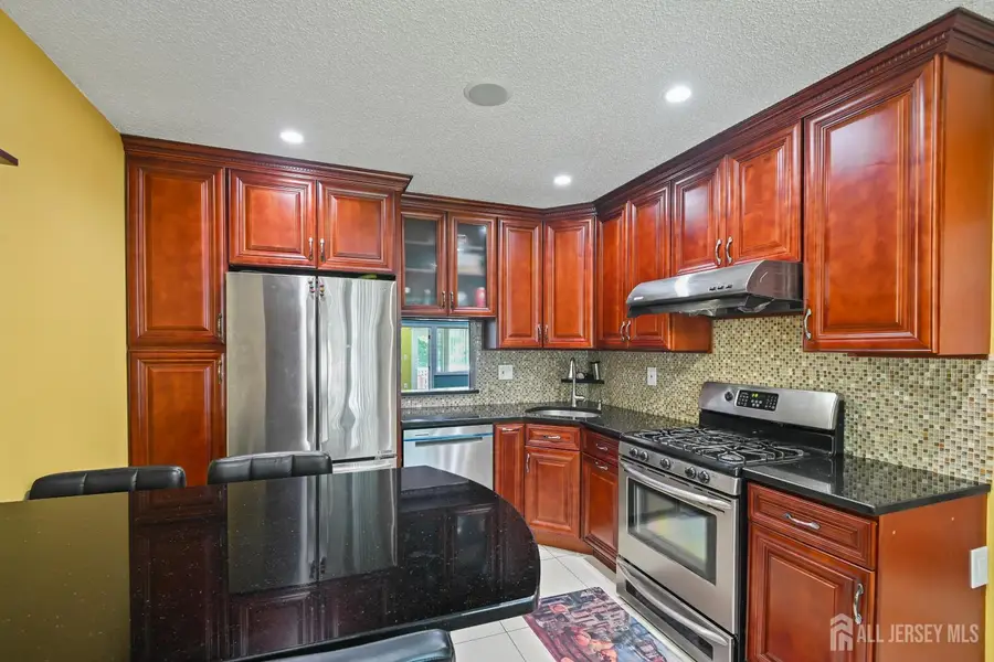 -67 Albury Way, North Brunswick, NJ 08902 - #2