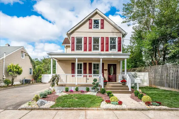 -8 Fox Road, Edison, NJ 08817
