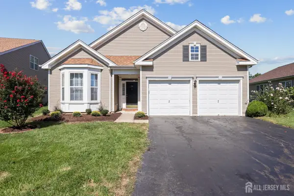 -99 Minuteman Circle, Upper Freehold, NJ 08501