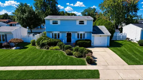 -27 Grace Drive, Old Bridge, NJ 08857