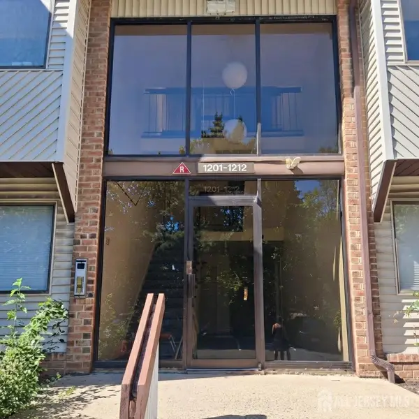 -1203 Edison Glen Terrace, Edison, NJ 08837