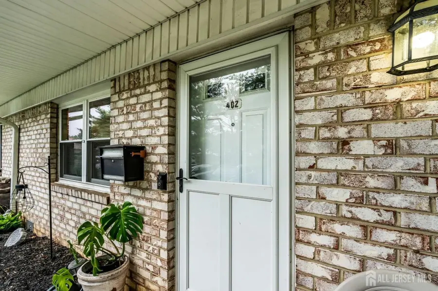 -402 Silver Court, Hamilton, NJ 08690 - #2