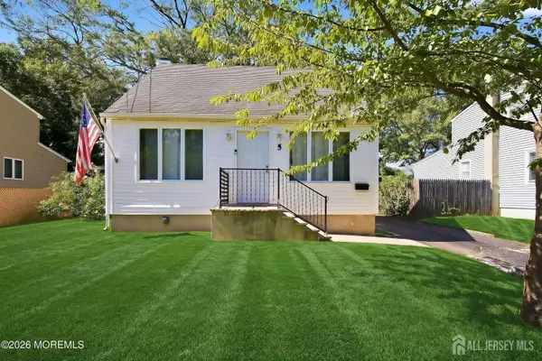 -5 Rose Terrace, Hazlet, NJ 07734