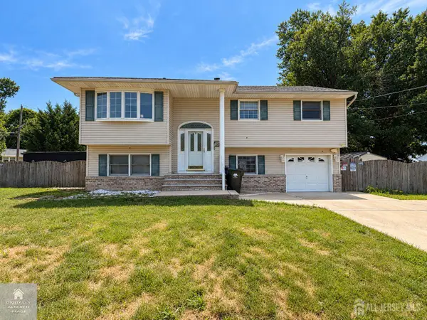 -125 Bentley Avenue, Old Bridge, NJ 08857