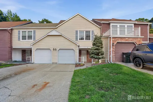 -6 Killington Court, Old Bridge, NJ 08857