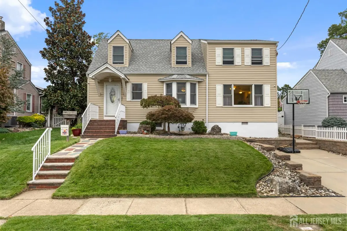 -16 Vanderbuilt Place, Woodbridge, NJ 07095 - #1
