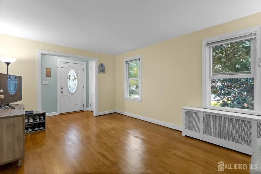 -16 Vanderbuilt Place, Woodbridge, NJ 07095 - #3