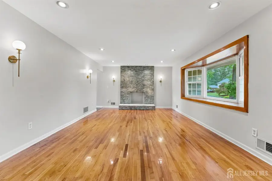 -4 Redcoat Drive, East Brunswick, NJ 08816 - #3
