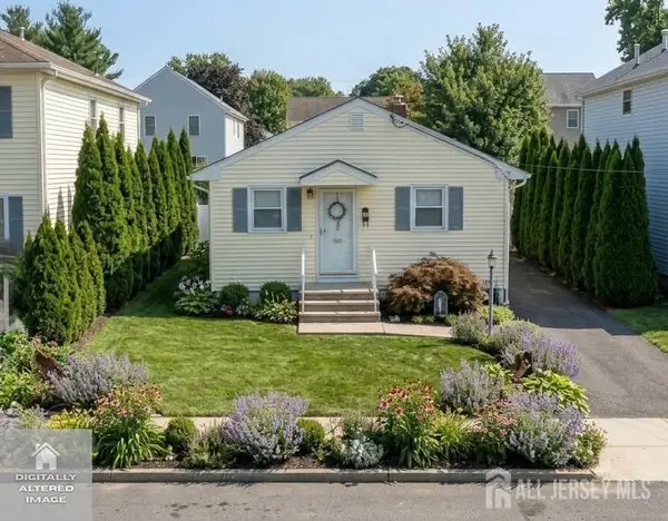 -114 Maple Street, Colonia, NJ 07067