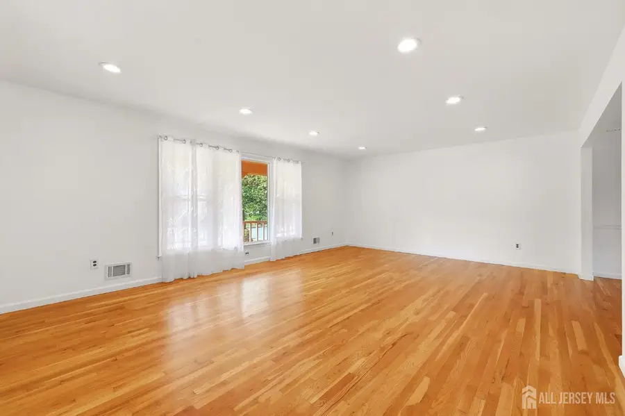 -83 Hidden Lake Drive, North Brunswick, NJ 08902 - #3