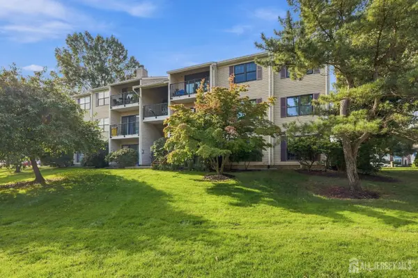 -401 Danbury Lane, East Brunswick, NJ 08816