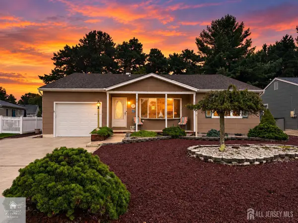 -20 Auburn Road, Toms River, NJ 08757