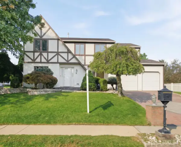 -4 Victoria Way, South Brunswick, NJ 08824