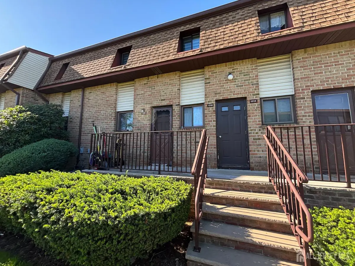 -1315 N Oaks Boulevard, North Brunswick, NJ 08902 - #1