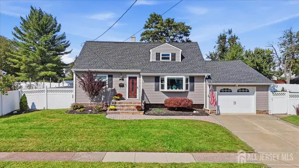 -12 Norfolk Road, Franklin, NJ 08873