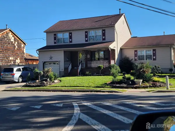 -5 Central Street, Colonia, NJ 07067