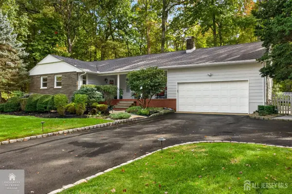 -25 Willow Lane, Englishtown, NJ 07726