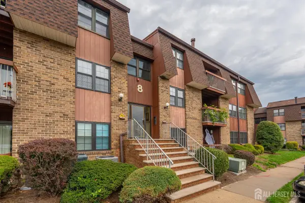 -88 Golden Square, Woodbridge Proper, NJ 07095