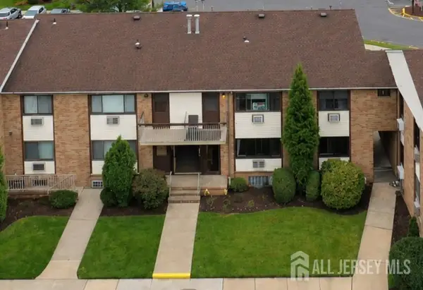 -713 Cricket Lane, Woodbridge Proper, NJ 07095