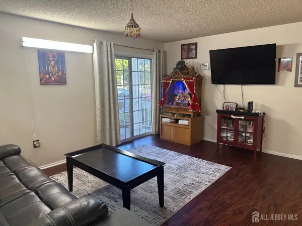-138 Darwin Lane, North Brunswick, NJ 08902
