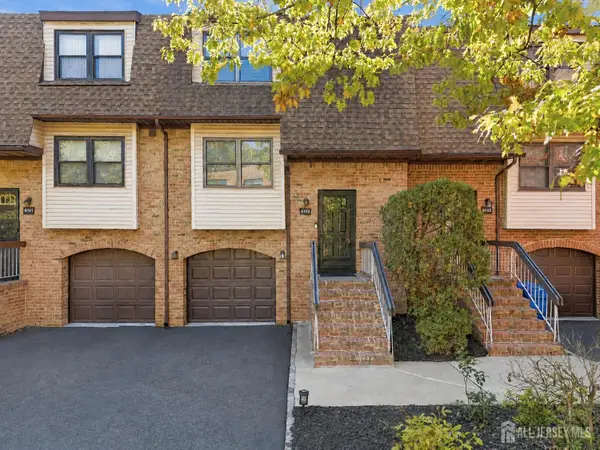 -6102 N Oaks Boulevard, North Brunswick, NJ 08902
