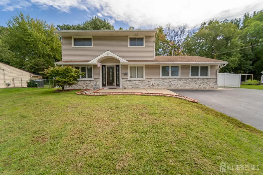 -80 Stillwell Road, Kendall Park, NJ 08824 - #2