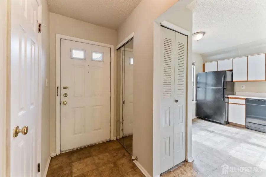 -75 Albury Way, North Brunswick, NJ 08902 - #2