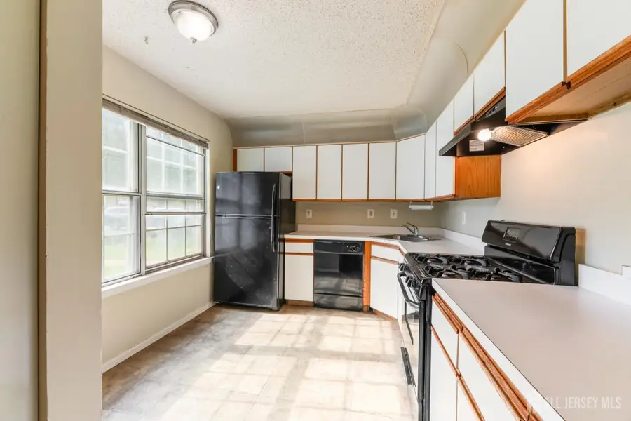 -75 Albury Way, North Brunswick, NJ 08902 - #3