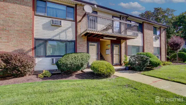 -123 Cricket Lane, Woodbridge Proper, NJ 07095