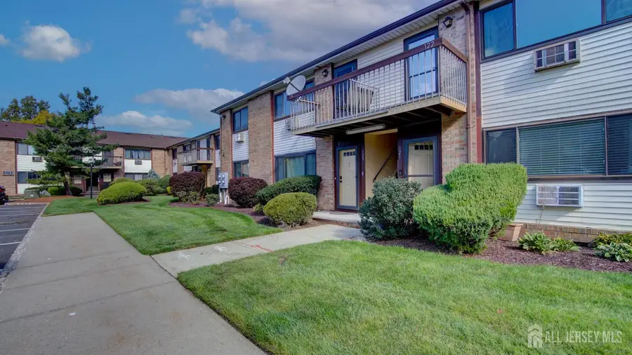 -123 Cricket Lane, Woodbridge, NJ 07095 - #2