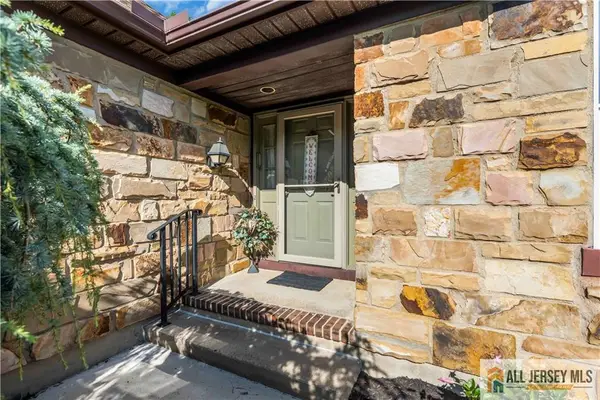 -13 Betsy Ross Drive, Monroe, NJ 08831