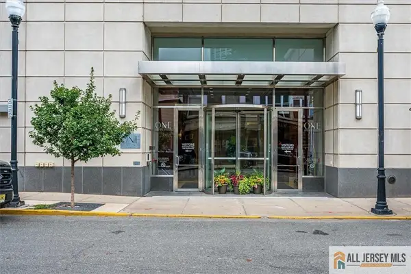 -1 Spring Street #1405, New Brunswick, NJ 08901
