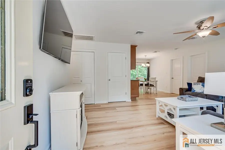 -4 Halsey Road, Kendall Park, NJ 08824 - #3