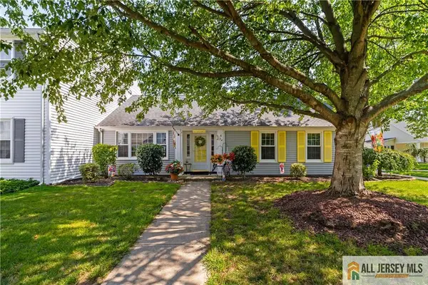-74 Amherst Lane #E, Monroe, NJ 08831