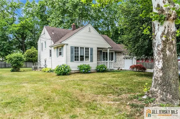 -499 Old Stage Road, Spotswood, NJ 08884