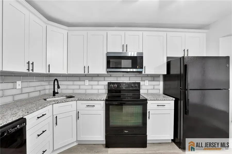 -4 James Madison Court #B, Monroe, NJ 08831 - #3