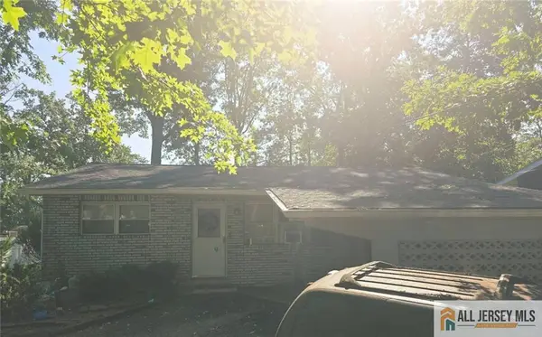-30 Caswell Avenue, Fords, NJ 08863