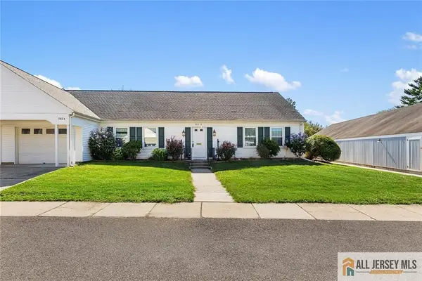 -502 Springfield Way #502A, Monroe, NJ 08831