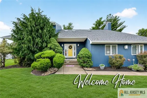 -121 W Hill Road, Colonia, NJ 07067
