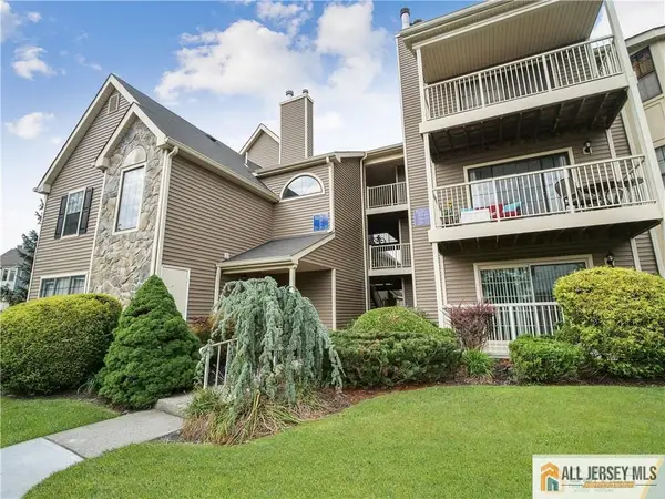 -39 Lear Court, East Brunswick, NJ 08816