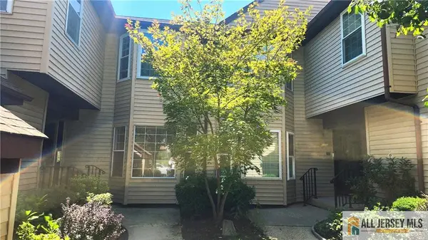 -5 Hillsborough Drive #5B, Monroe, NJ 08831