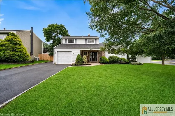 -122 Benart Place, Middlesex, NJ 08846