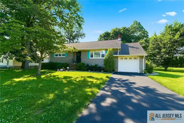 -708 Sunbrite Lane, Piscataway, NJ 08854