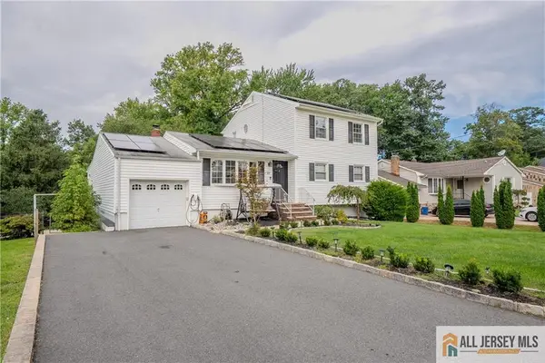 -21 Pennington Avenue, Colonia, NJ 07067