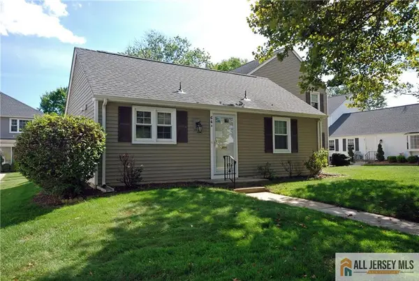 -64 Amherst Lane #A, Monroe, NJ 08831