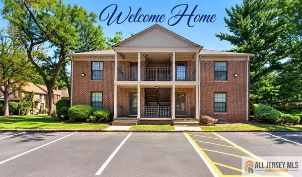 -324 Gills Lane #2D, Iselin, NJ 08830