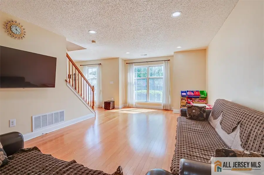 -1 Rachel Court, South Brunswick, NJ 08824 - #3