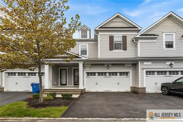 -38 Hamilton Drive, Cranbury, NJ 08512