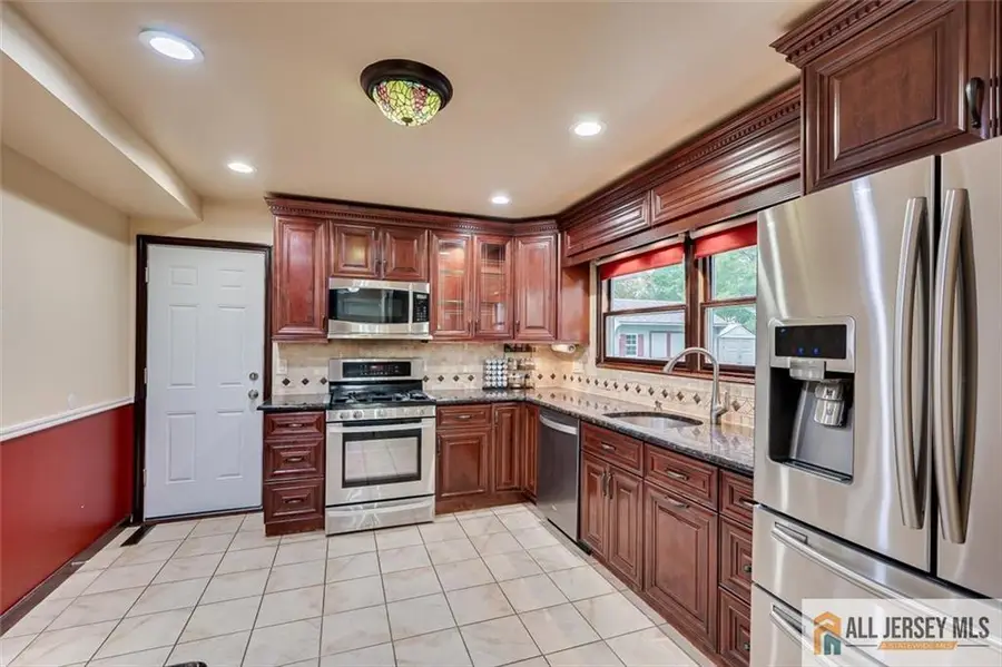-30 Bedford Road, Kendall Park, NJ 08824 - #3